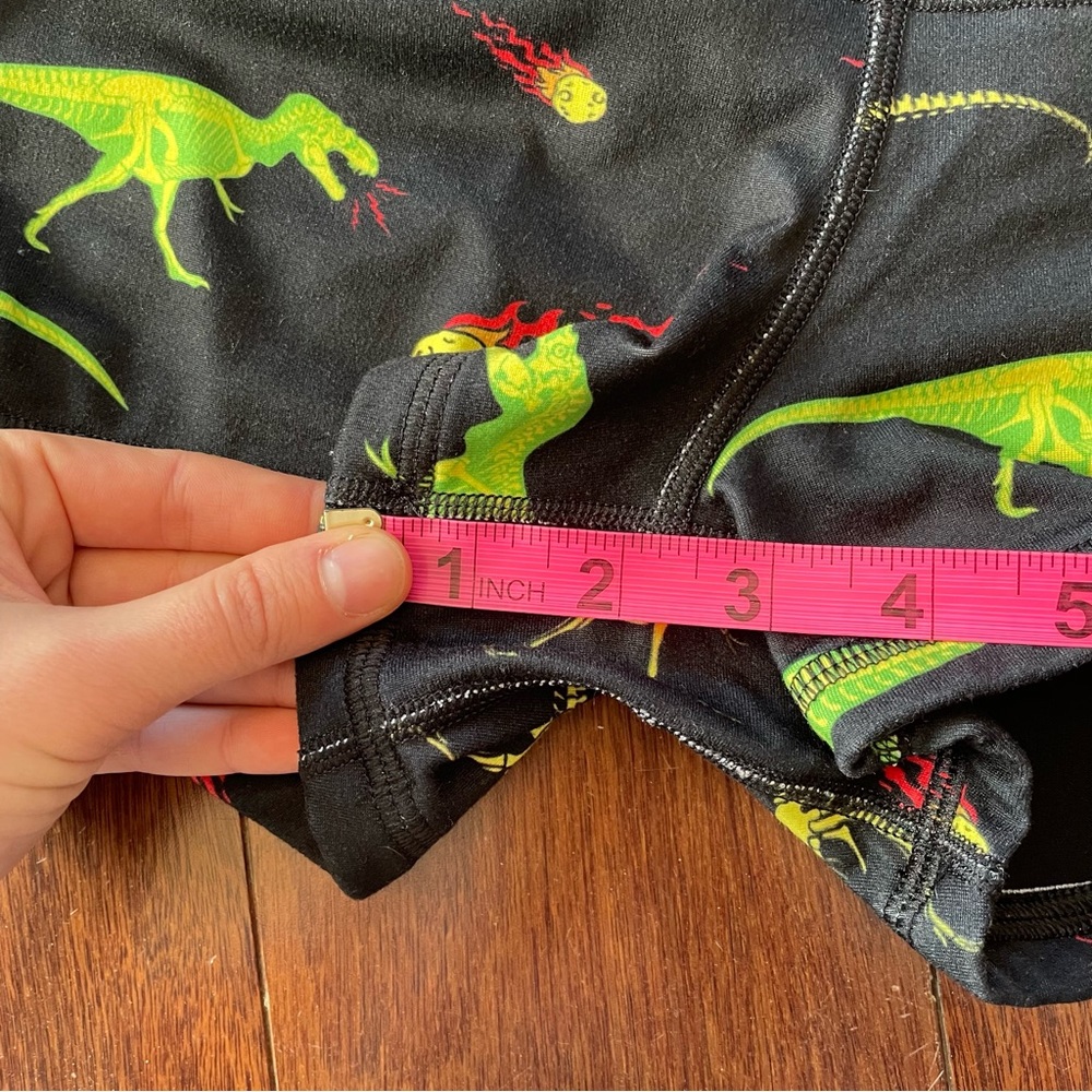 FLEO Workout Shorts 2.5in Inseam Dinosaur Meteor Print Black Green Stretch XS - Picture 7 of 7
